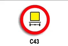 Accesul interzis vehiculelor care transportă mărfuri periculoase