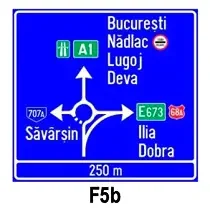 Presemnalizarea direcțiilor într-o intersecție cu sens giratoriu
